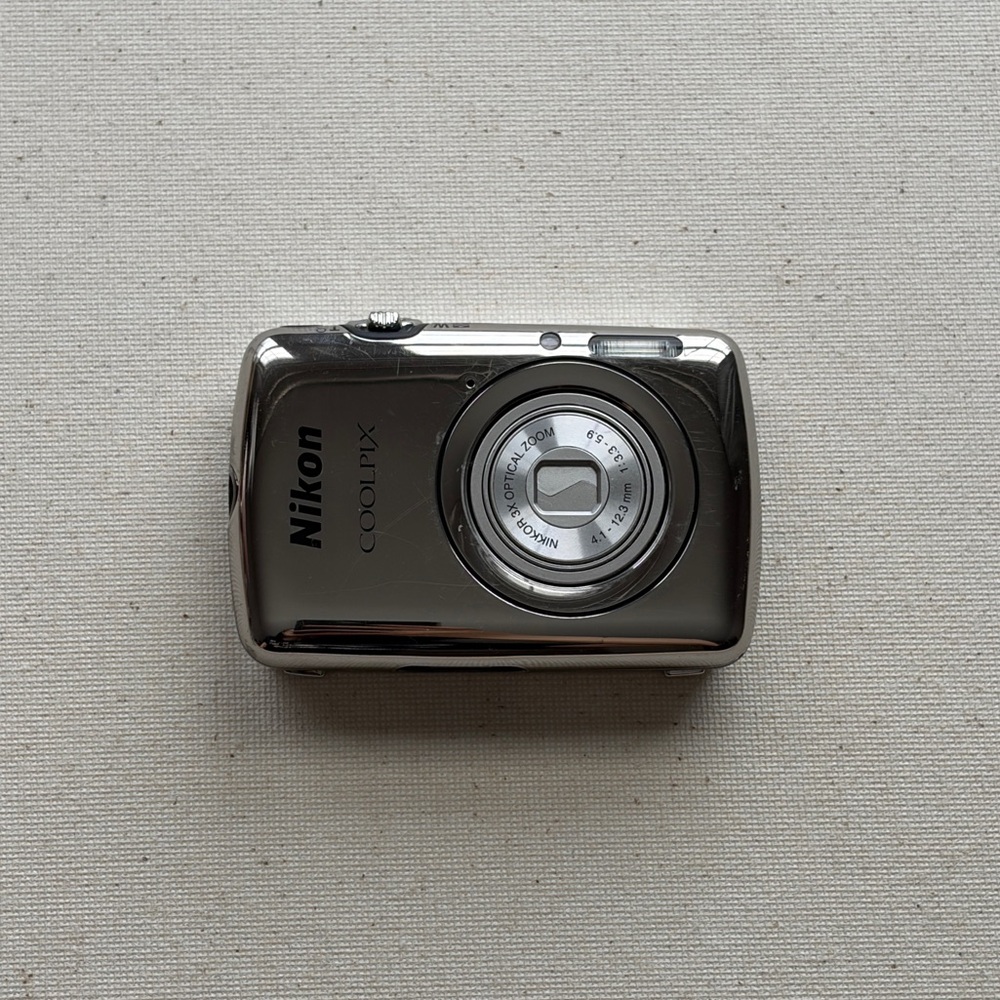 Nikon COOLPIX S01 Digital Camera